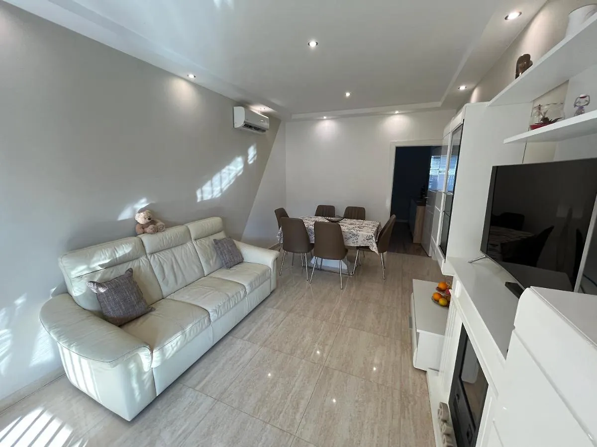 Elegant Attila Apartman Apartment Hajduszoboszlo