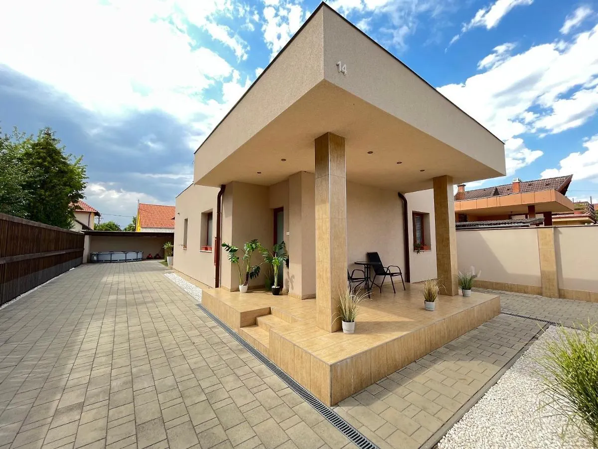 Elegant Attila Apartman Apartment Hajduszoboszlo
