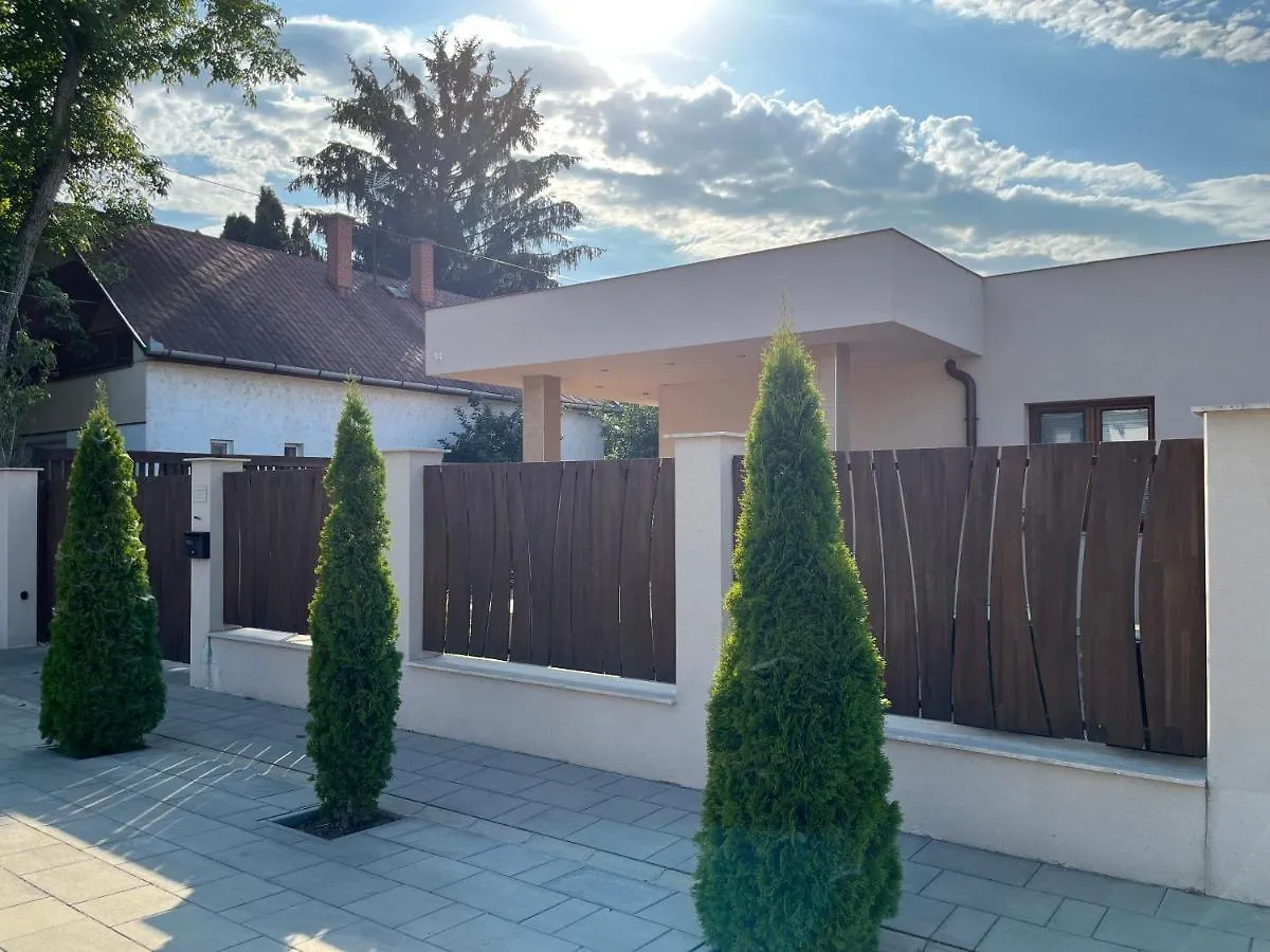 Elegant Attila Apartman Apartment Hajduszoboszlo 0*,